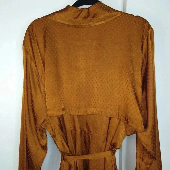 Torrid 
Copper Dotted Jacquard Self Tie Trench jacket - Picture 9 of 15